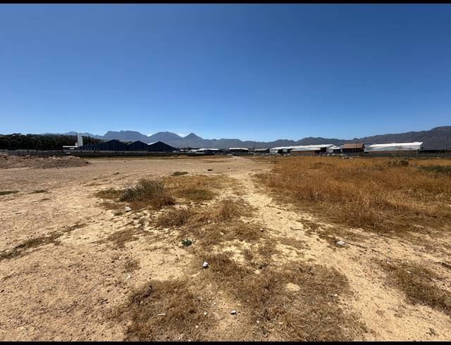 16,500M² WAREHOUSE TO LET IN STRAND INDUSTRIA